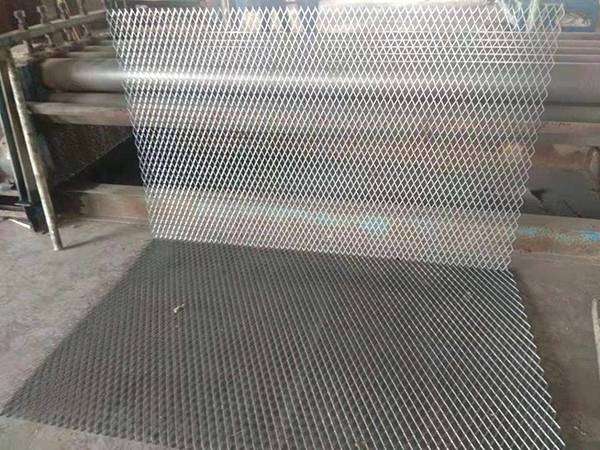 中型鋼板網(wǎng)圖片4